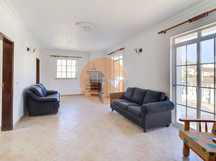 Image No.8-2 Bed House for sale