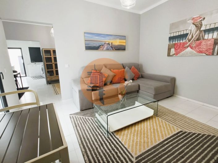 Image No.25-2 Bed House for sale