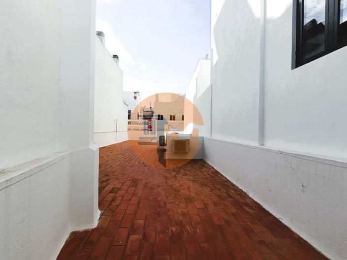 Image No.43-2 Bed House for sale