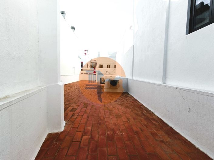 Image No.45-2 Bed House for sale