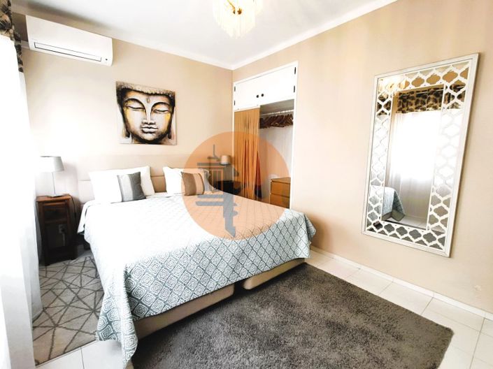 Image No.9-2 Bed House for sale