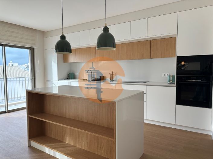 Image No.24-3 Bed Apartment for sale