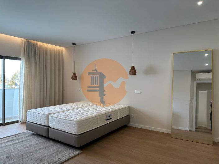 Image No.30-3 Bed Apartment for sale