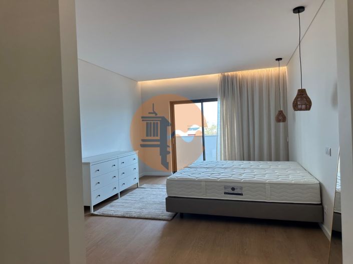 Image No.31-3 Bed Apartment for sale