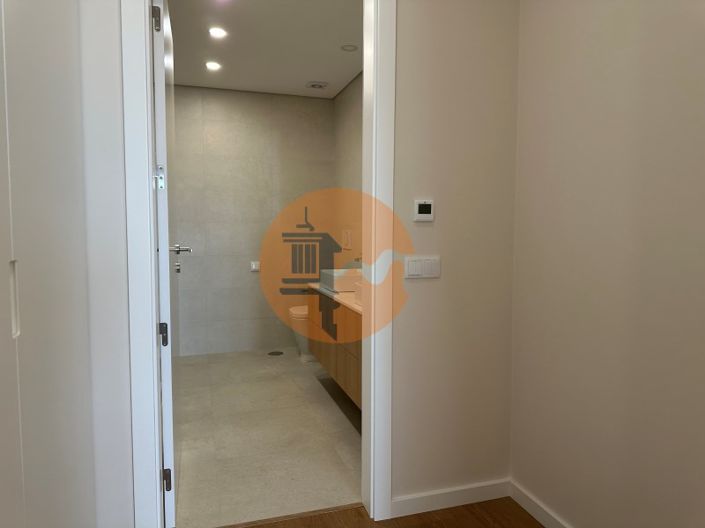 Image No.34-3 Bed Apartment for sale