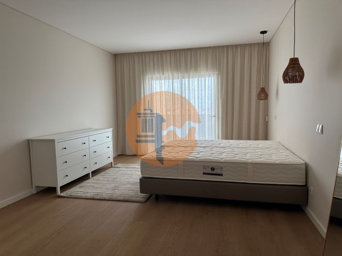 Image No.29-3 Bed Apartment for sale