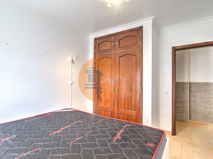 Image No.20-3 Bed Apartment for sale