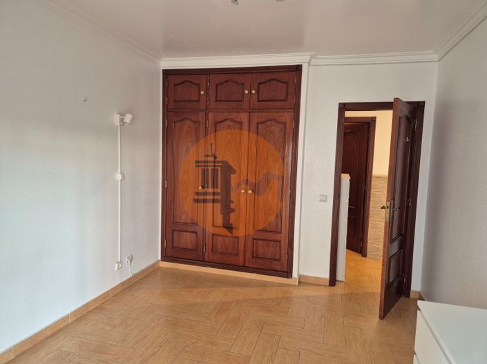 Image No.22-3 Bed Apartment for sale