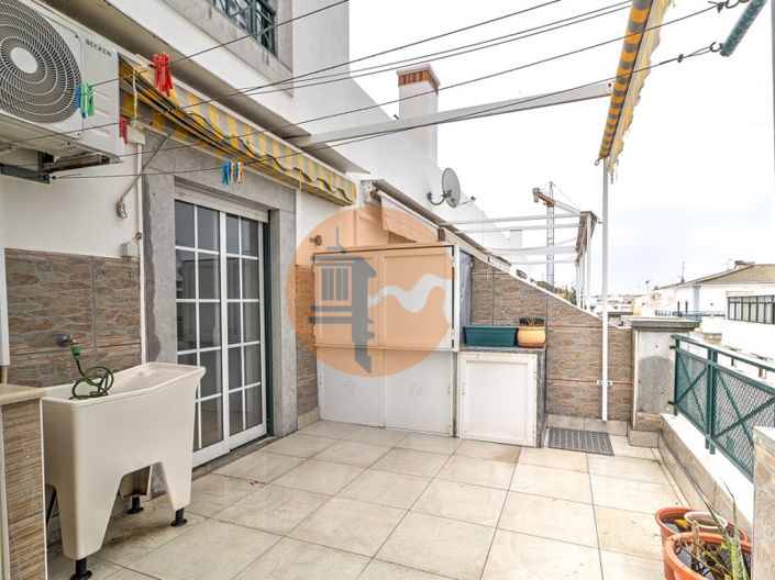 Image No.25-3 Bed Apartment for sale