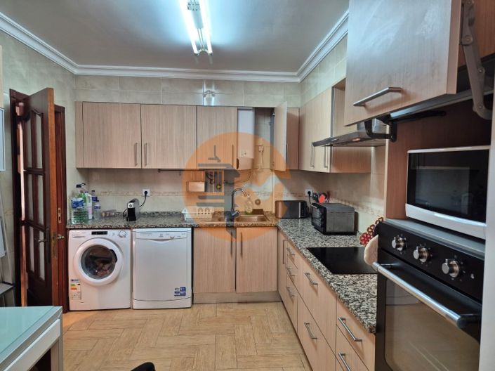 Image No.30-3 Bed Apartment for sale