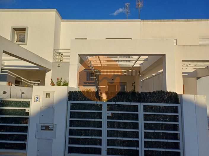 Image No.8-2 Bed House for sale