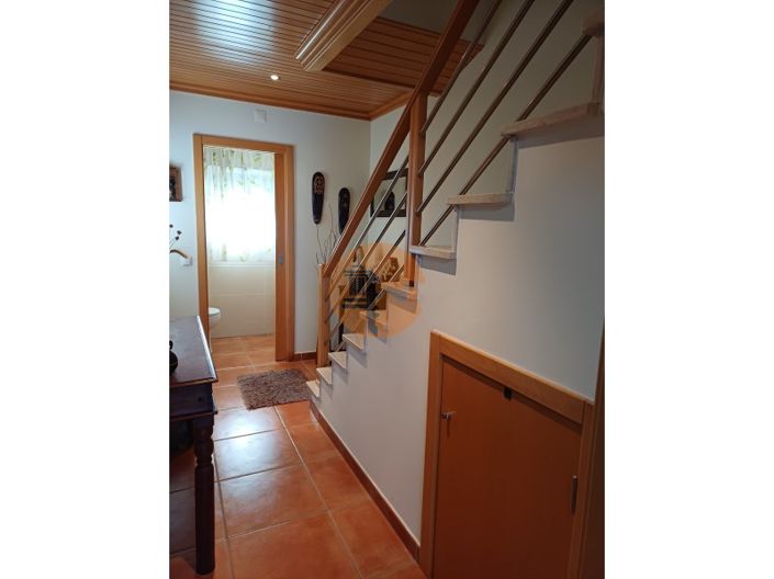 Image No.9-2 Bed House for sale