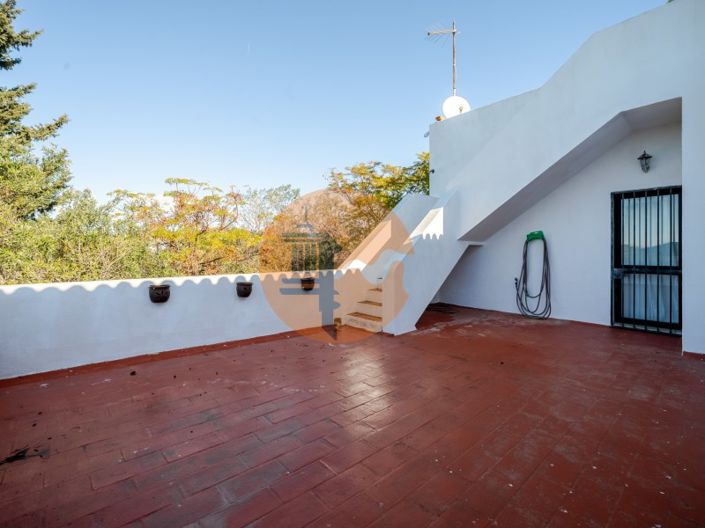 Image No.26-8 Bed House for sale