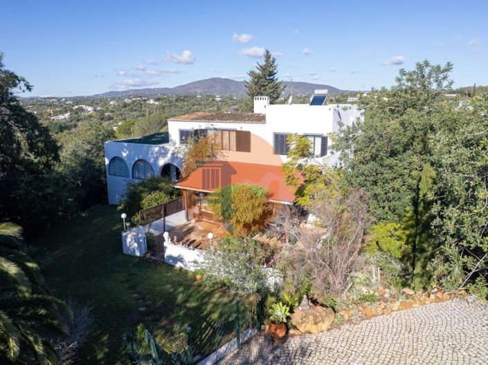 Image No.3-8 Bed House for sale