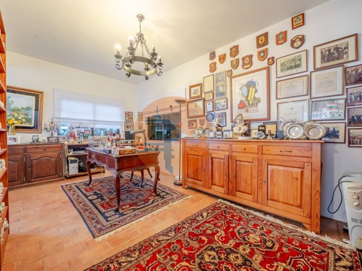 Image No.34-8 Bed House for sale