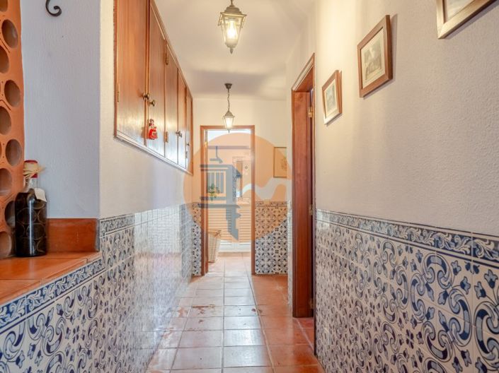 Image No.44-8 Bed House for sale