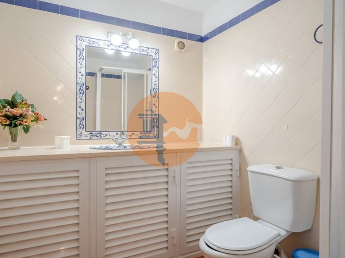 Image No.46-8 Bed House for sale