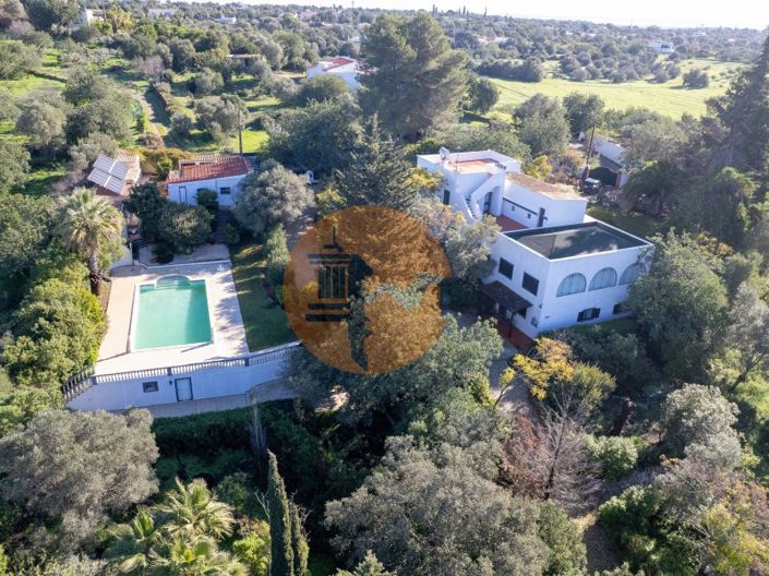 Image No.7-8 Bed House for sale