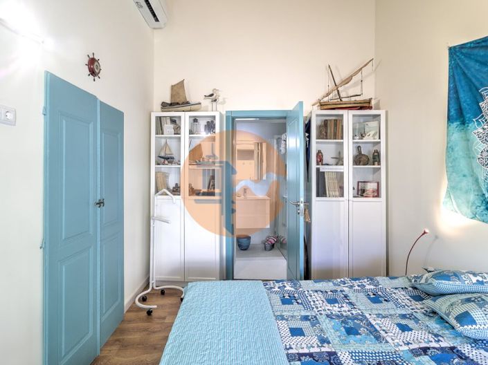 Image No.20-4 Bed House for sale