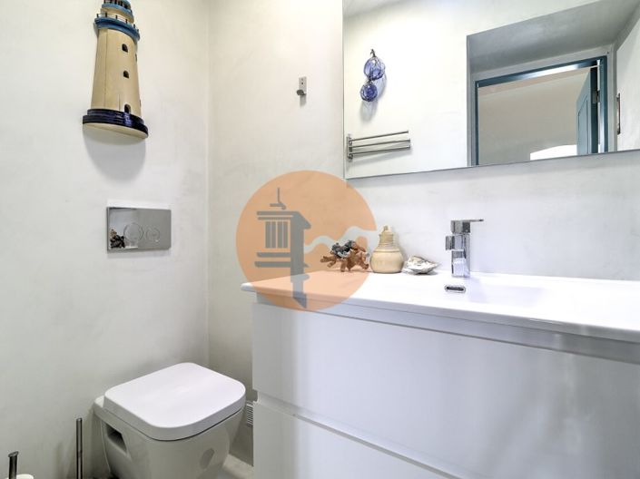 Image No.21-4 Bed House for sale