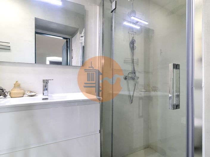 Image No.22-4 Bed House for sale