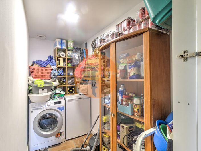 Image No.9-4 Bed House for sale