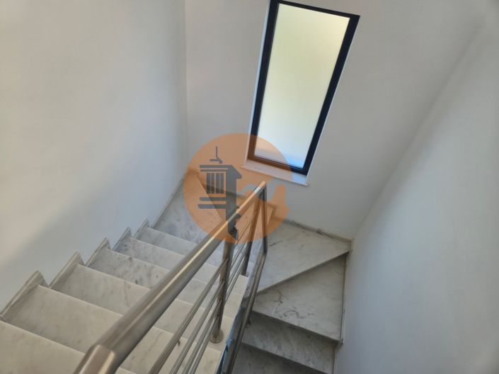 Image No.14-3 Bed House for sale