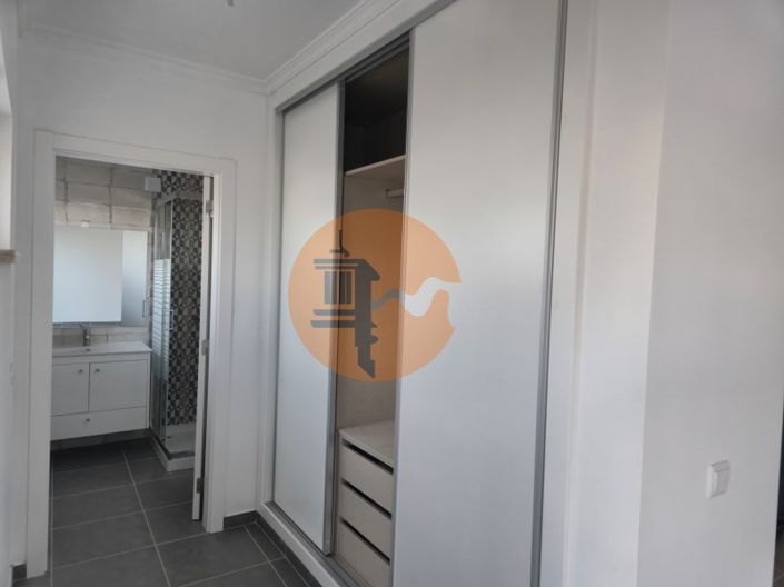 Image No.16-3 Bed House for sale