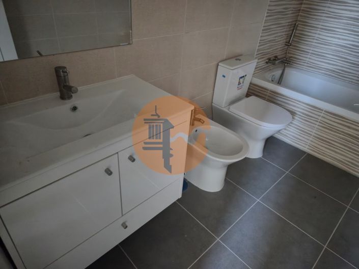 Image No.24-3 Bed House for sale