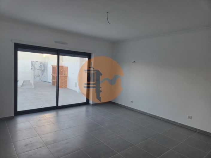 Image No.26-3 Bed House for sale