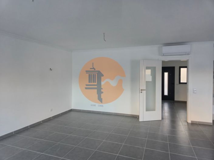 Image No.27-3 Bed House for sale