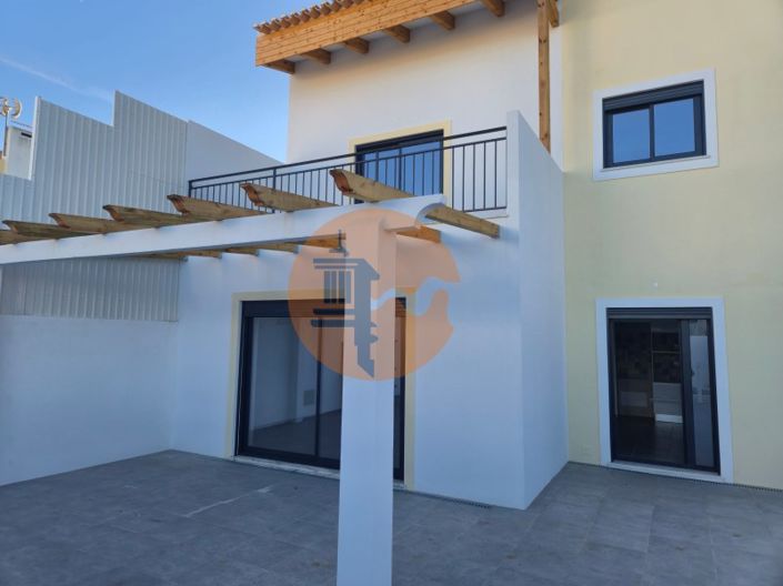 Image No.28-3 Bed House for sale