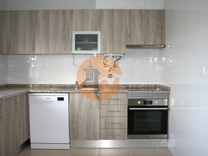 Image No.4-2 Bed House for sale