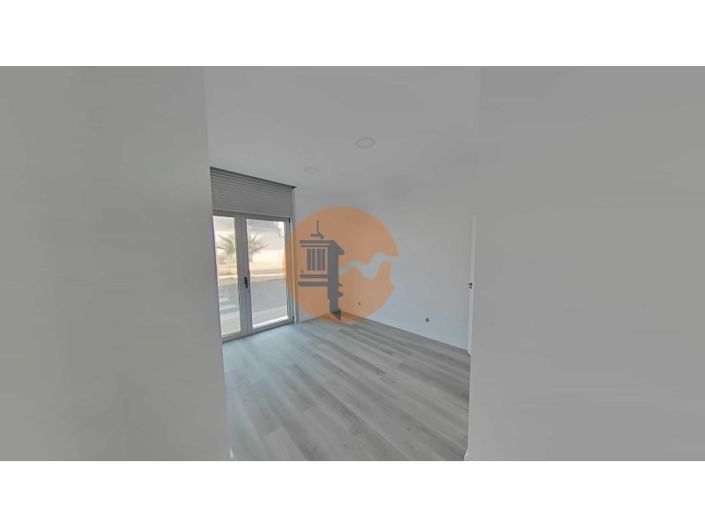 Image No.20-2 Bed Apartment for sale