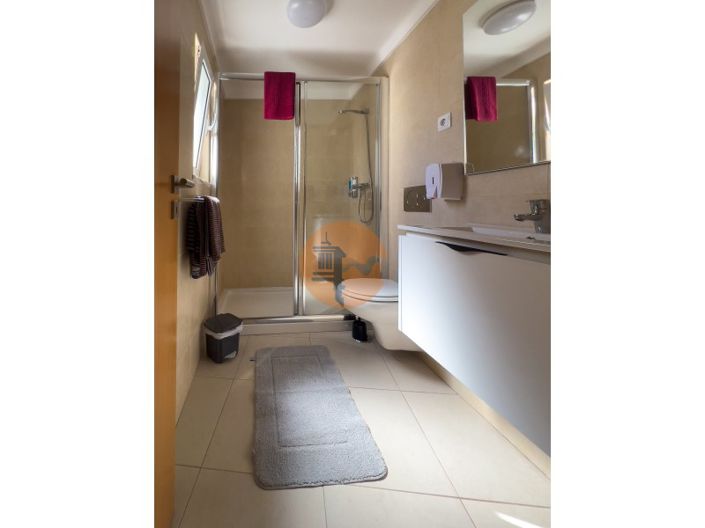 Image No.19-3 Bed House for sale