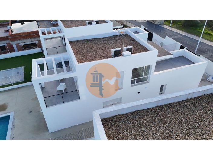 Image No.4-3 Bed House for sale