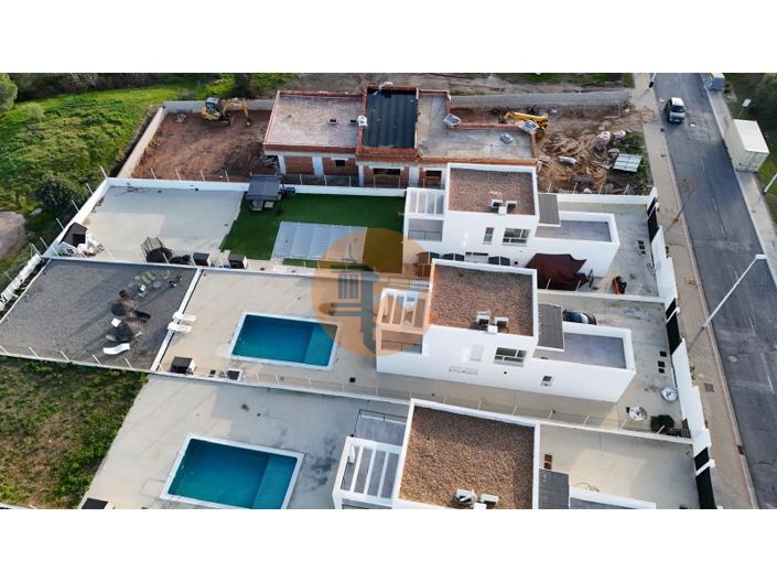 Image No.5-3 Bed House for sale