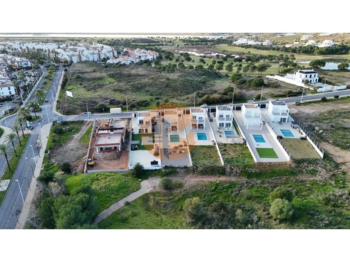 Image No.7-3 Bed House for sale