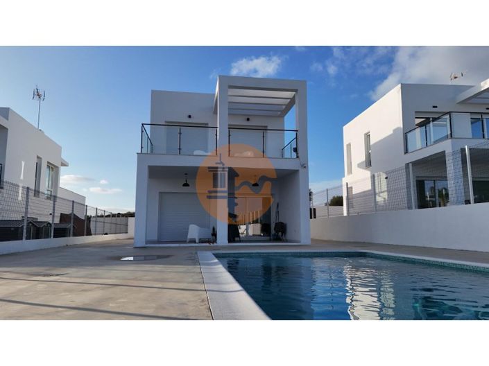 Image No.9-3 Bed House for sale