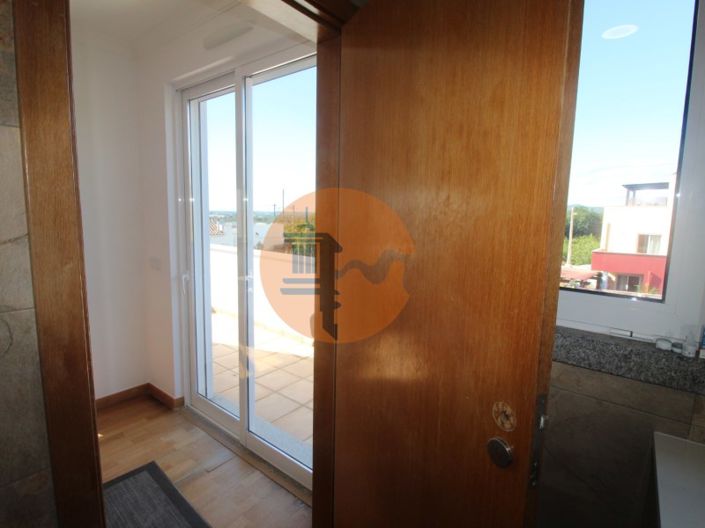 Image No.11-3 Bed House for sale