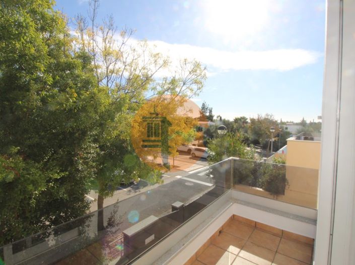 Image No.20-3 Bed House for sale