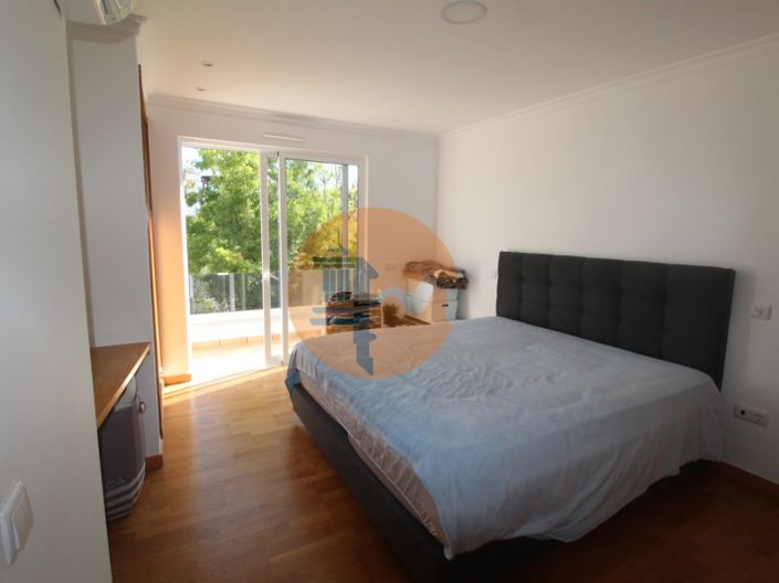 Image No.21-3 Bed House for sale