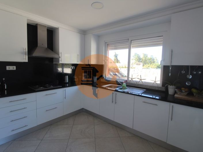 Image No.37-3 Bed House for sale