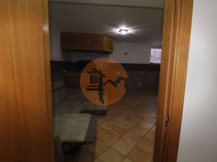 Image No.41-3 Bed House for sale