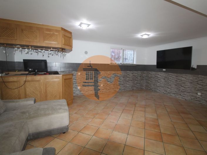 Image No.42-3 Bed House for sale