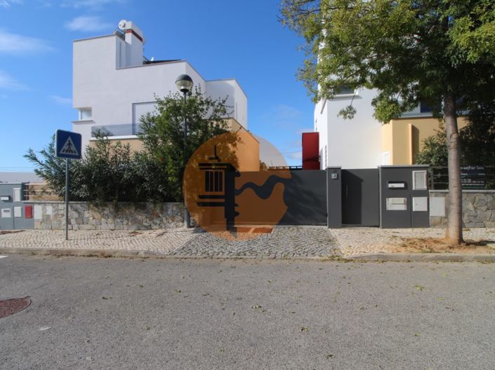 Image No.55-3 Bed House for sale