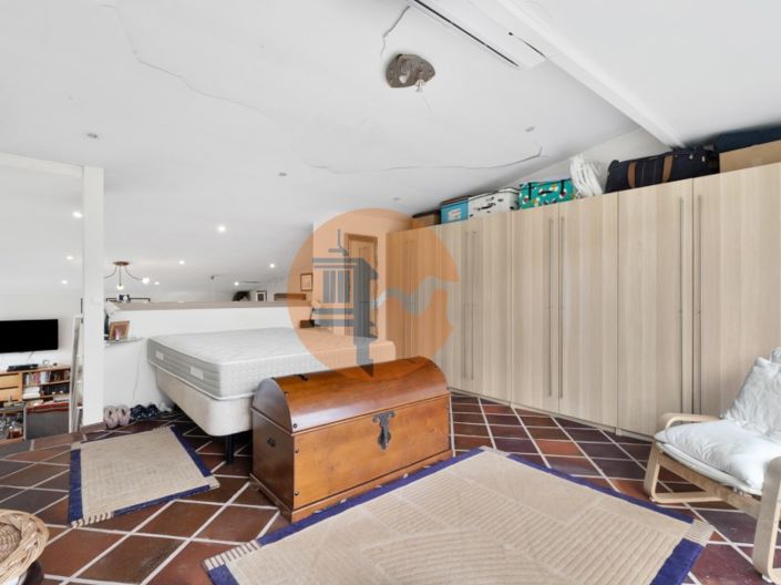 Image No.16-1 Bed Farmhouse for sale