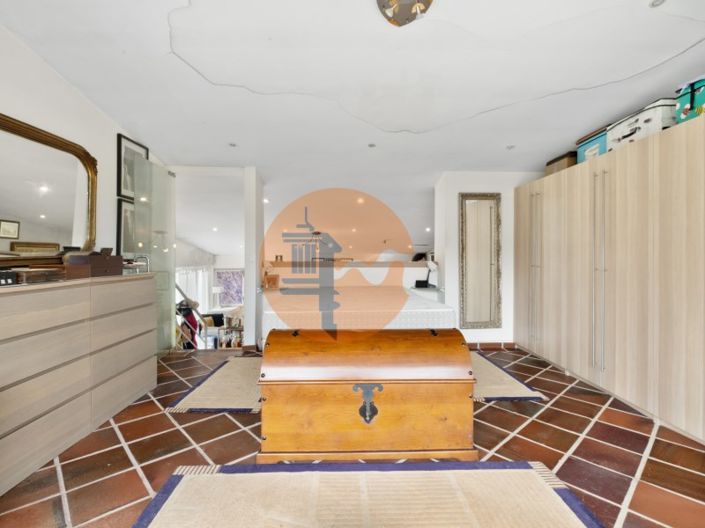 Image No.17-1 Bed Farmhouse for sale