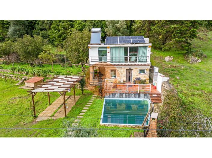 Image No.34-1 Bed Farmhouse for sale