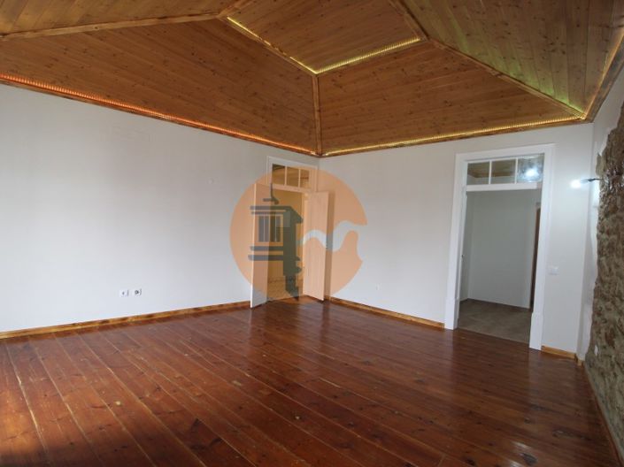 Image No.15-4 Bed Apartment for sale